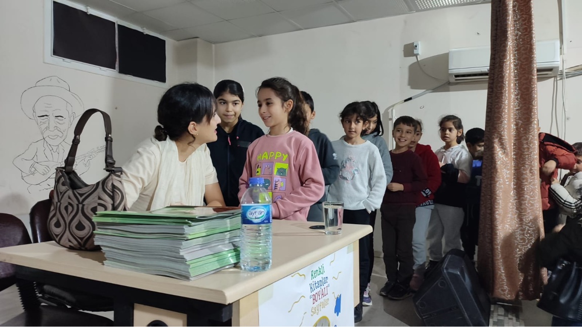 Osmaniye Okuyor2 Projesinde yazar Fatma Zehra ŞİMŞEK okulumuzda öğrencilerle buluştu.